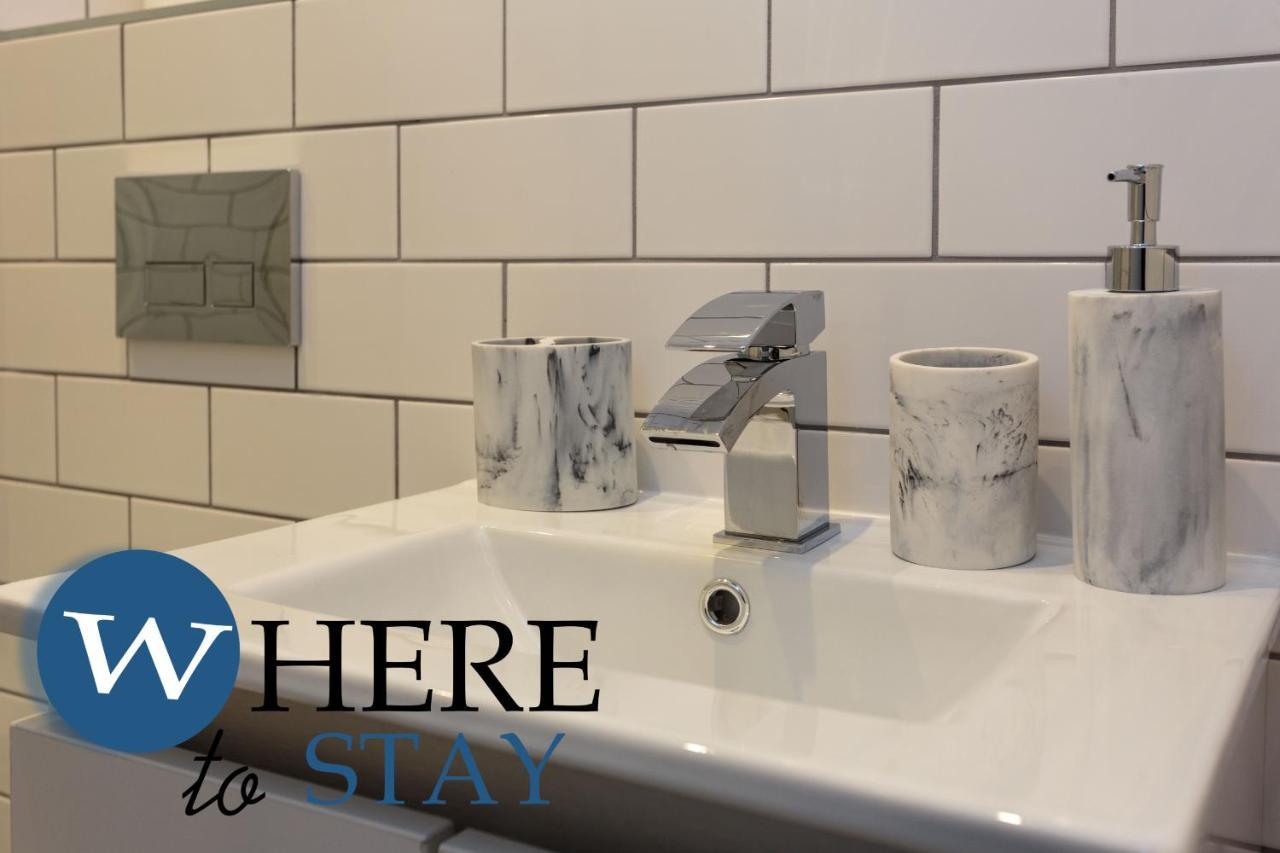 Stylish 2Bed Apartment Underneath Edinburgh Castle ภายนอก รูปภาพ