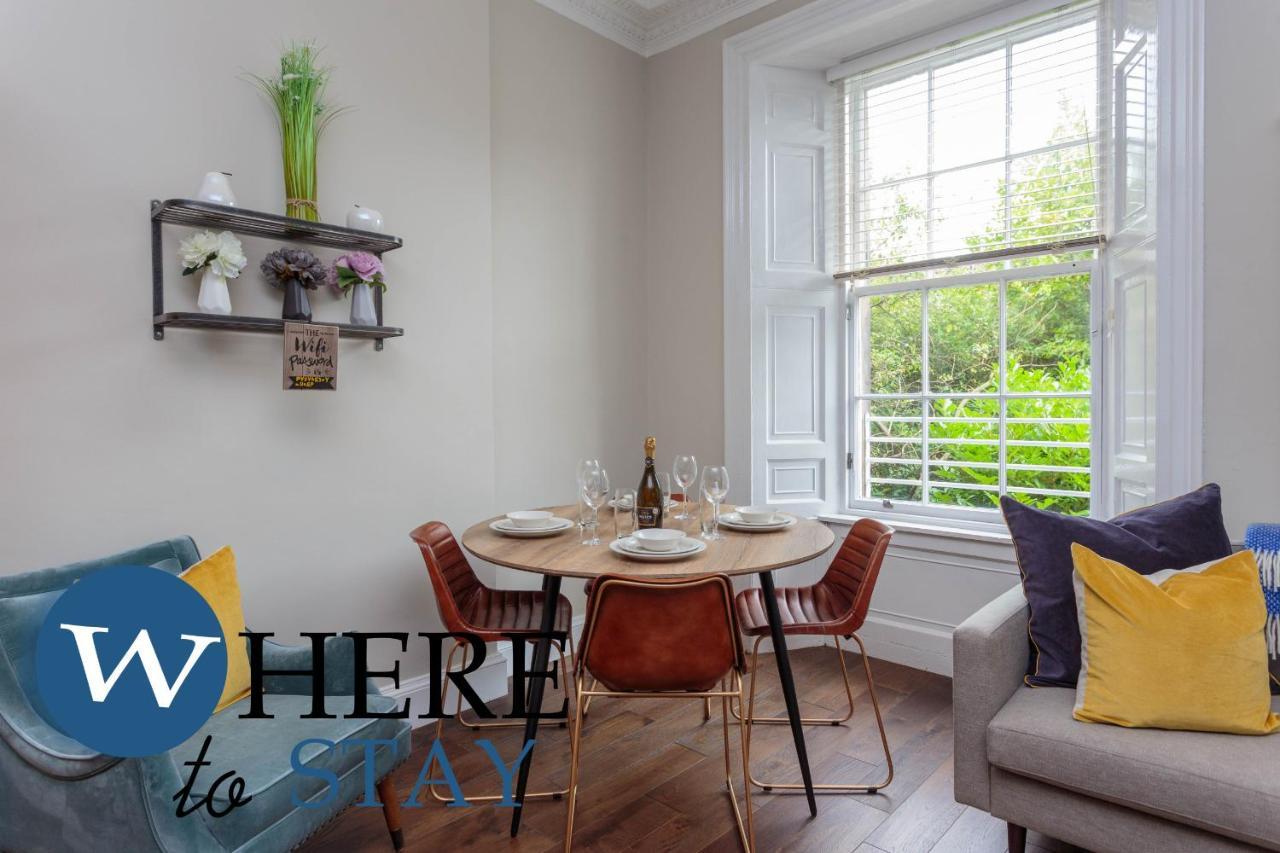 Stylish 2Bed Apartment Underneath Edinburgh Castle ภายนอก รูปภาพ